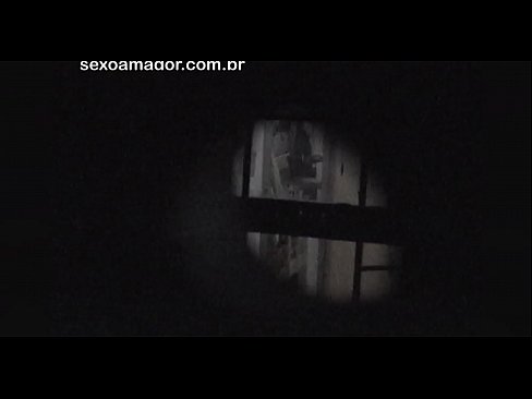 ❤️ Lourinho é filmado secretamente por um voyeur de bairro escondido atrás de tijolos ocos ❤️ Porno porno em pt.shufflesex.ru ️❤